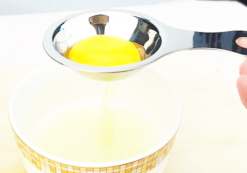 自制蜂蜜牛奶蛋黄面膜